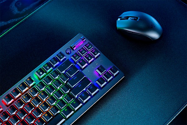 Razer DEATHSTALKER V2 PRO TKL - Wireless - Low Profile - Linear Red - Optical Switches - 50H Battery